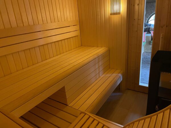 Sauna bank - Abachi balk 80x80mm met afronding 50mm - Afbeelding 5