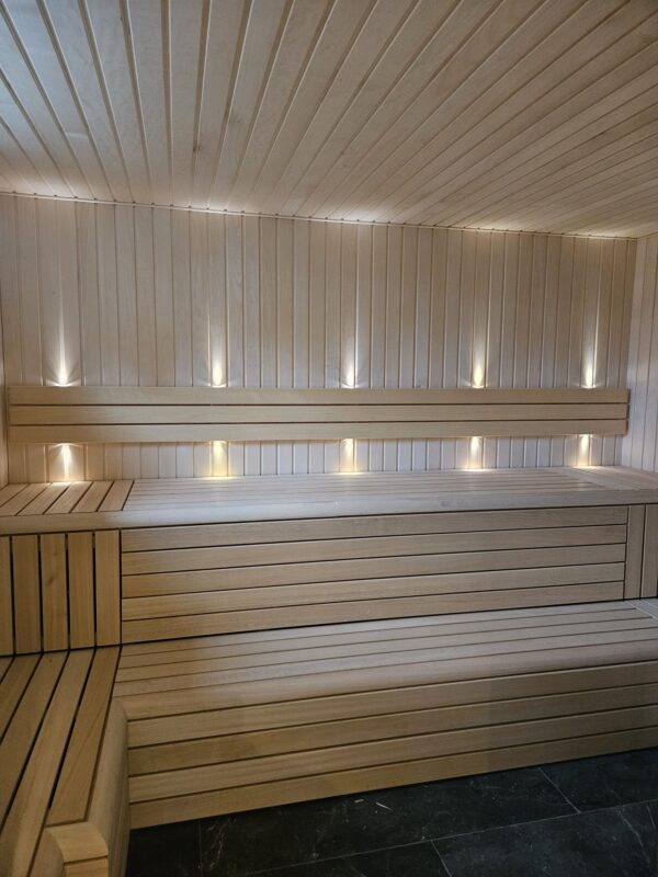 Sauna bank - Abachi balk 80x80mm met afronding 50mm - Afbeelding 6