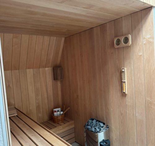 Zelfbouw sauna kachel en thermometer